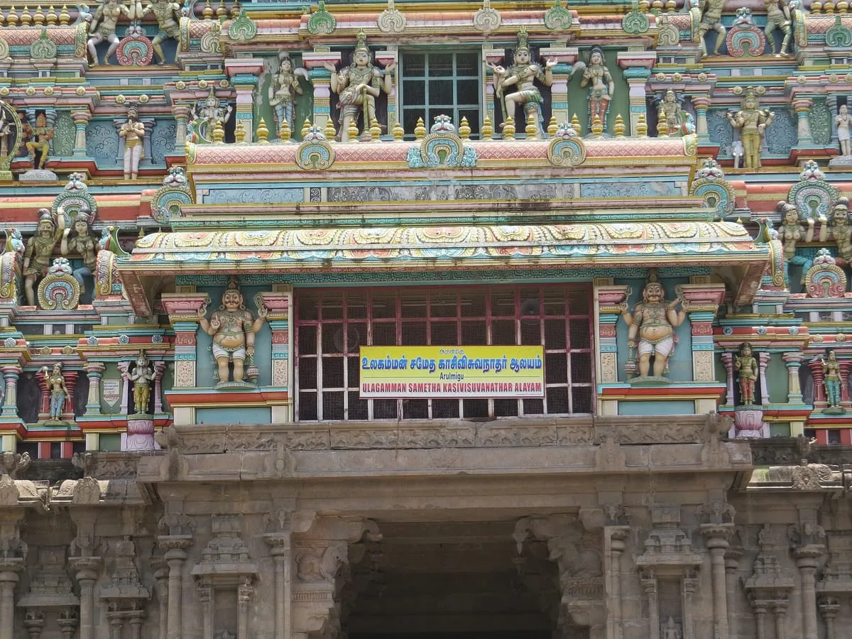 The entrance tower of the Kasi Viswanathar temple, Tenkasi